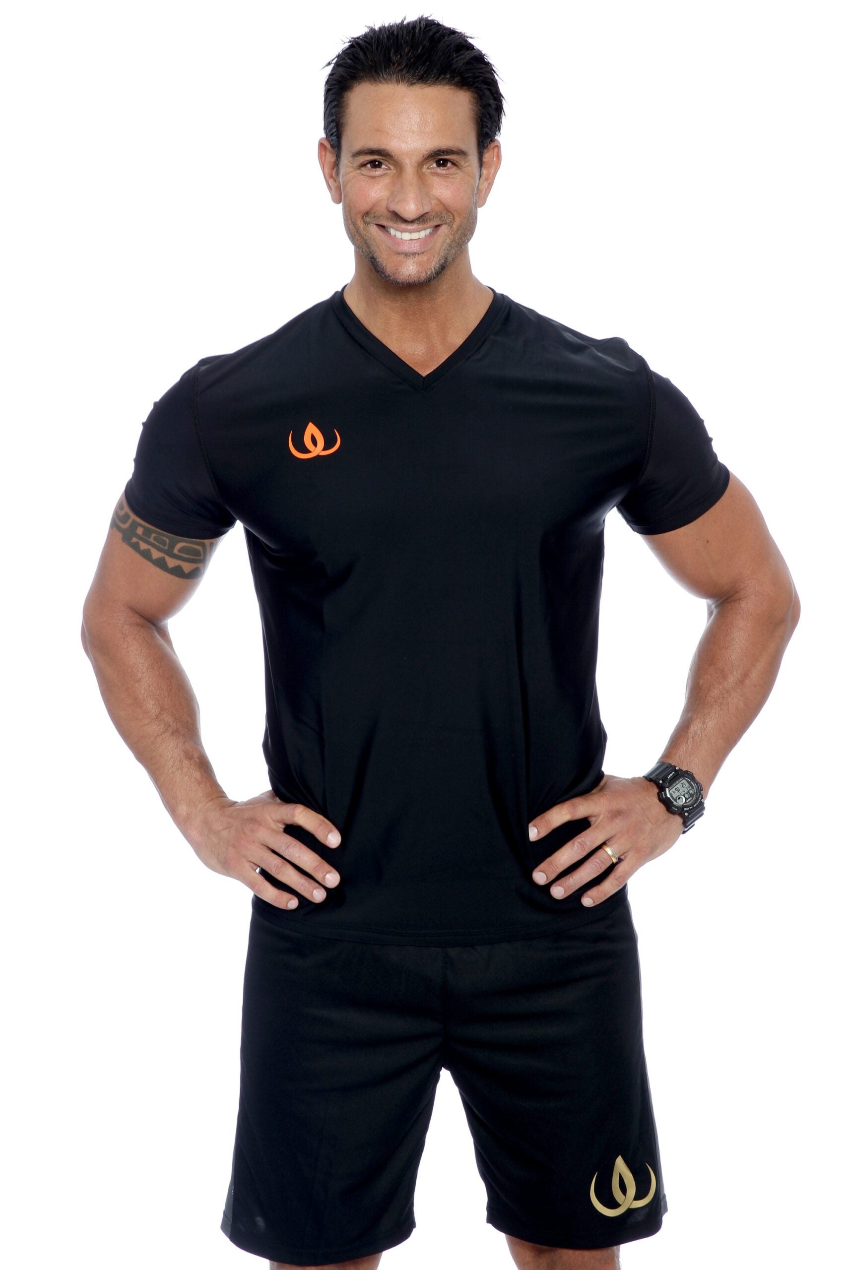 Black Tee Orange herr-tshirt framifrån — Wallderinska Sport Couture